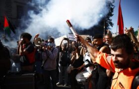 Huelga nacional en Francia: Cientos de miles vuelven a copar las calles de todo el país
