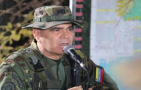 Padrino López: Jamás permitiremos que se instale un gobierno arrodillado a EE.UU.