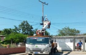 Instaladas luminarias LED para fortalecer el alumbrado público en Carrizal