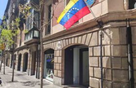 Consulado General de Venezuela en Bilbao suspende atención al público por daños de infraestructura