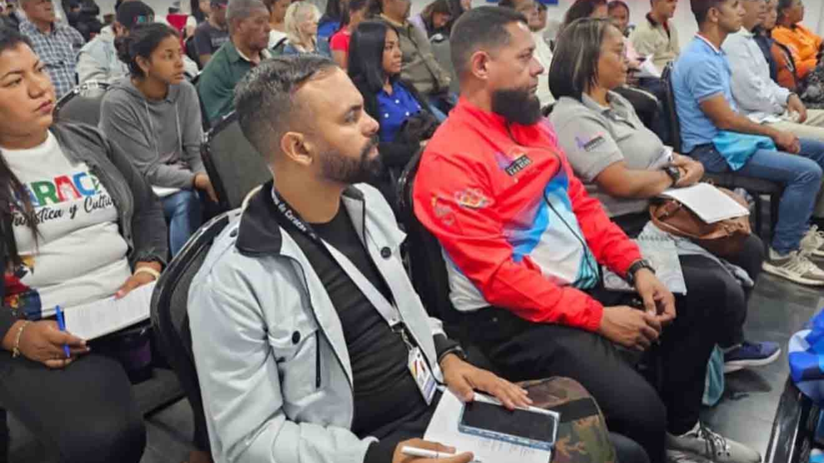 Emprendedores turísticos de Caracas recibieron formación financiera