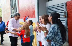 Presidente Maduro inaugura Ciudad Emprendimiento en el urbanismo Oscar López Rivera