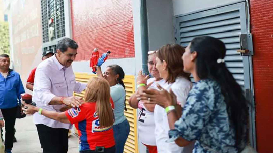 Inauguran Ciudad Emprendimiento en el urbanismo Oscar López Rivera