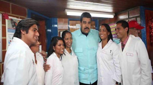 Jefe de Estado celebra Día Nacional del Médico Integral Comunitario