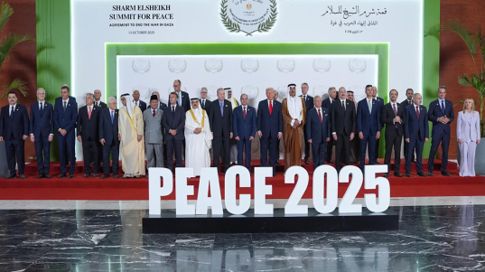 Los líderes mundiales firman el acuerdo de paz de Gaza