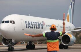Nuevo vuelo de Vuelta a la Patria trae 167 connacionales deportados de EEUU