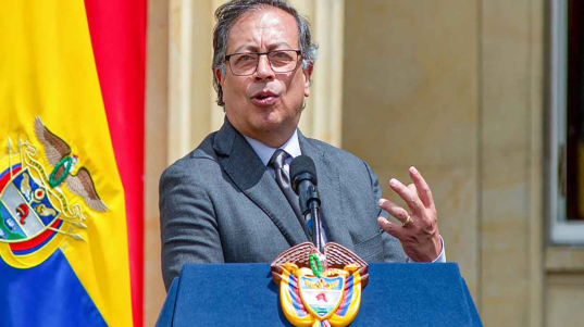 Petro tras la destitución de Boluarte