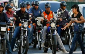 Alcaldesa Meléndez insta a revisar ordenanzas para regular a motorizados