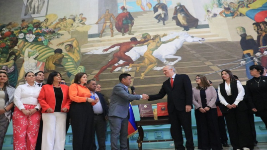 photo_5147627053287934797_y1