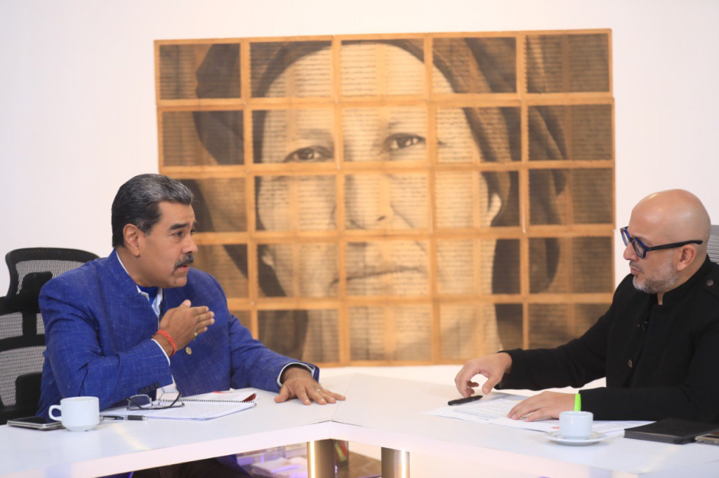 photo_5147632976047835985_y