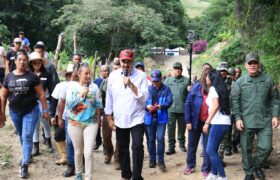 Presidente Maduro visita la Comuna Agroecológica Turística «El Gran Topo», para impulsar la producción de alimentos