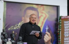 Diodado Cabello: Cabello: La derecha extrema tiene un grupo de «analistas» que no analizan nada porque son tarifados