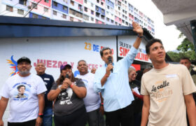 Un súper equipo de líderes de bases territoriales de las Comunas y Circuitos Comunales ordenó crear el Presidente Maduro