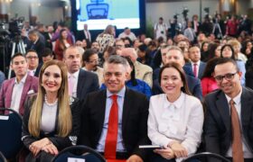 100 juristas del mundo participan en el Consejo Nacional de Soberanía y Paz junto al presidente Maduro