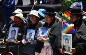 Presidente de Bolivia promulga ley favorable a víctimas de represión
