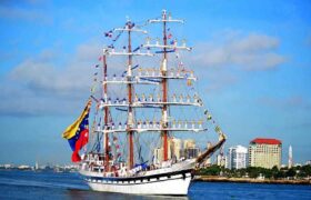 Buque Escuela Simón Bolívar llega a Maracaibo para acompañar fiestas en honor a La Chinita