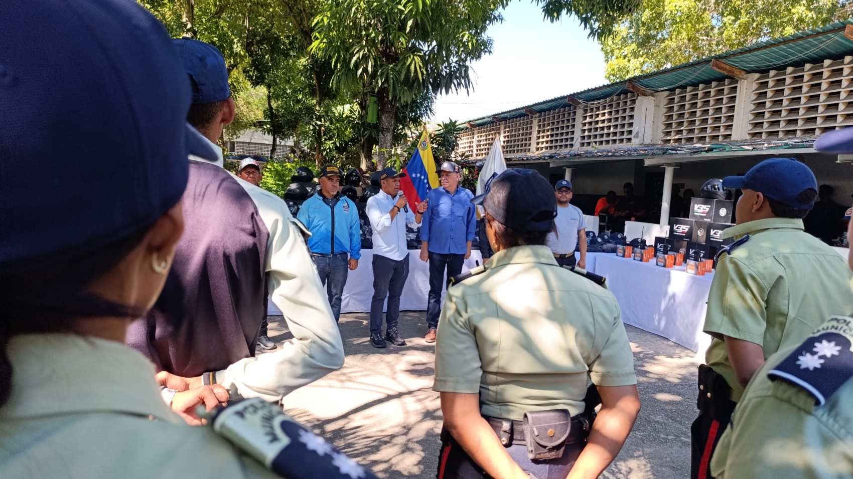Dotacion de la policia 1