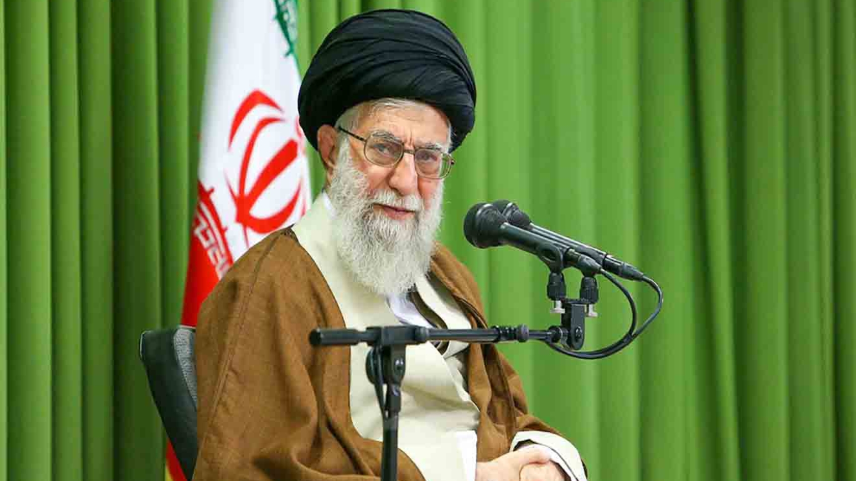 Líder supremo de Irán lanza un ultimátum a EE.UU.