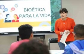 Universidad de las Ciencias ofrece clase magistral sobre bioética y bioseguridad