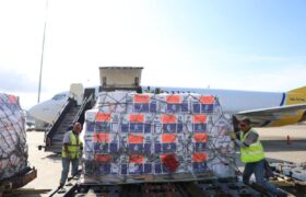 Llegan al país 250 mil dosis de vacunas pentavalentes