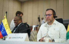 Canciller Gil solicita una postura firme de CELAC-UE frente a militarización en el Caribe