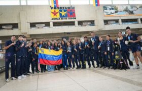 Campeones estudiantiles volvieron llenos de oro de los Juegos Centroamericanos y del Caribe Escolares