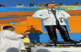 Develan escultura en homenaje  San José Gregorio Hernández en Los Teques