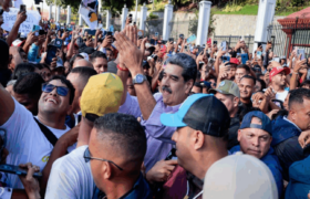 Presidente Maduro aprueba fondo especial para culminar mil proyectos de la juventud comunera