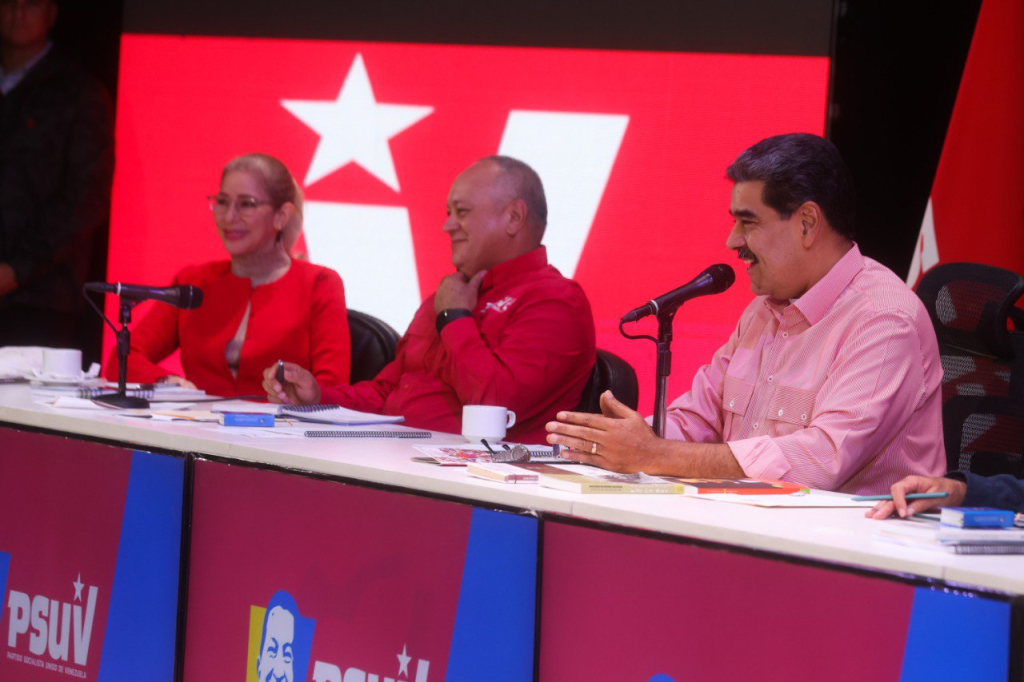 photo_4942963460677504059_y