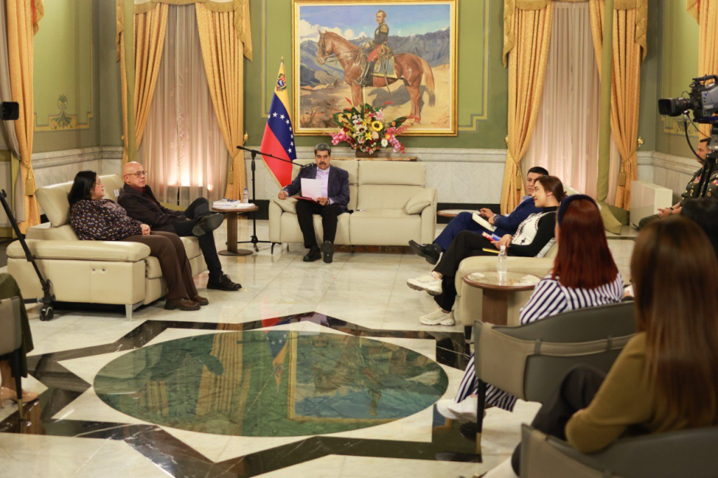 photo_4945115612954954530_y