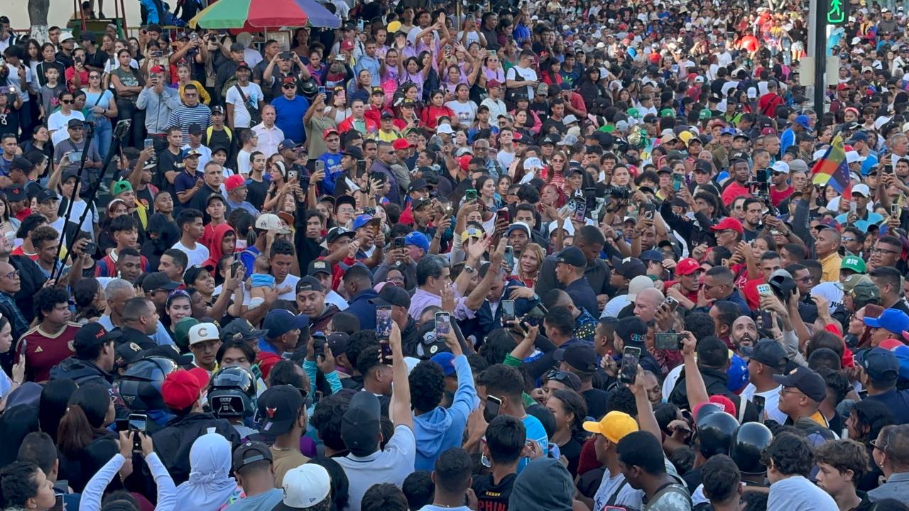 photo_4951772898163100452_y