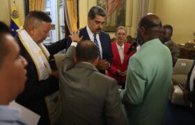 Presidente Maduro participó en un encuentro de oración por la paz en Miraflores