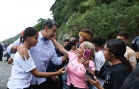 Presidente Maduro asveró que Venezuela no debe someterse a ningún imperio colonialista.