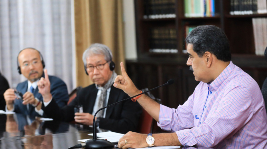 photo_4985692402383260571_y