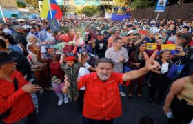 Pueblo marcha en Caracas por la soberanía y la paz de la Patria Bolivariana