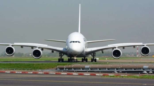 Airbus-A380-696x391