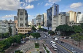 Avenida Francisco de Miranda en Altamira cerrada por celebración de fin de año