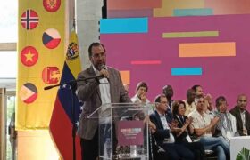 Canciller Gil insta a una “ofensiva revolucionaria” frente a acciones de EEUU en la región