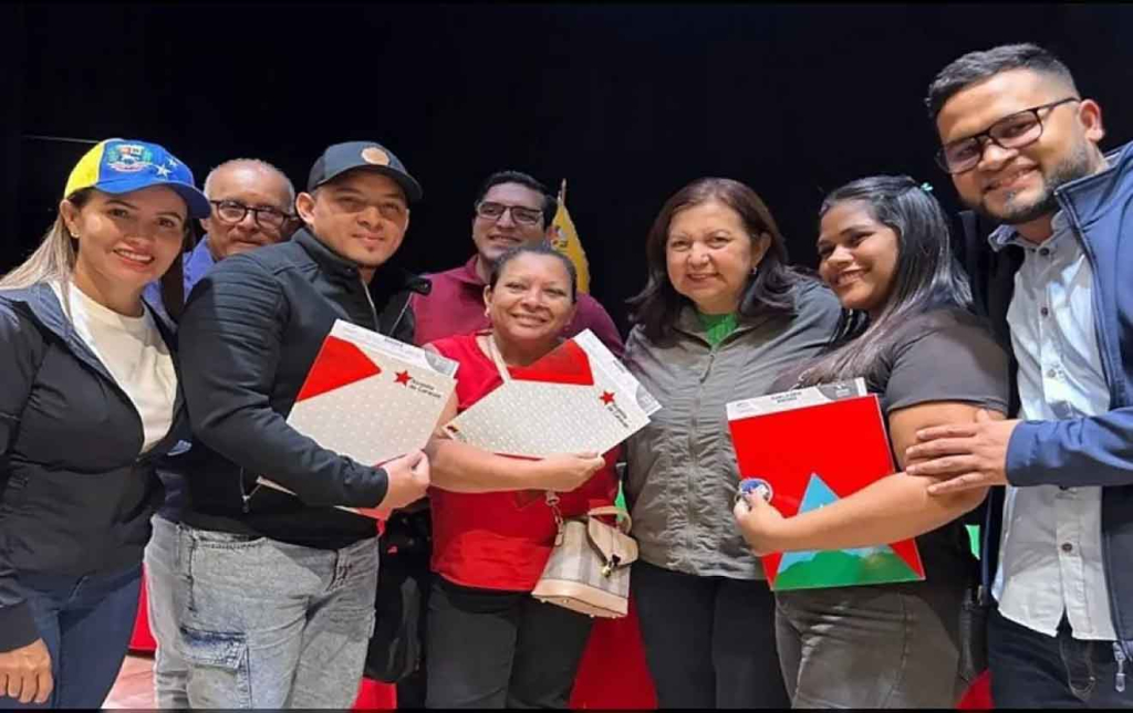 Más de 200 familias caraqueñas reciben viviendas dignas y propias