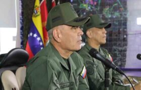 Padrino López advierte a EEUU: “Tenemos la capacidad para reaccionar y defender nuestro espacio aéreo”