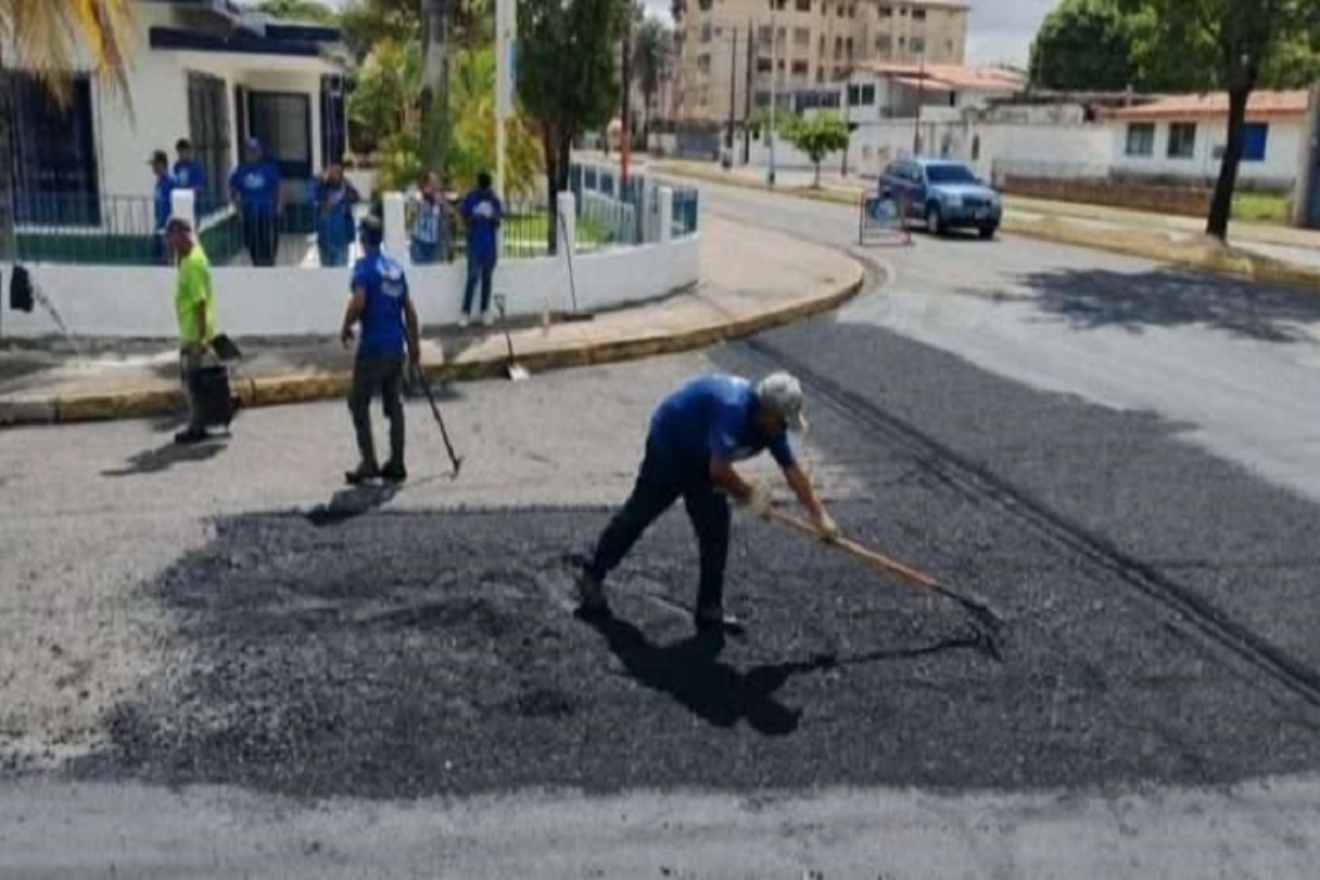 Arreglan calles y avenidas de Acarigua con nueve mil 800 toneladas de asfalto – Correo del Orinoco