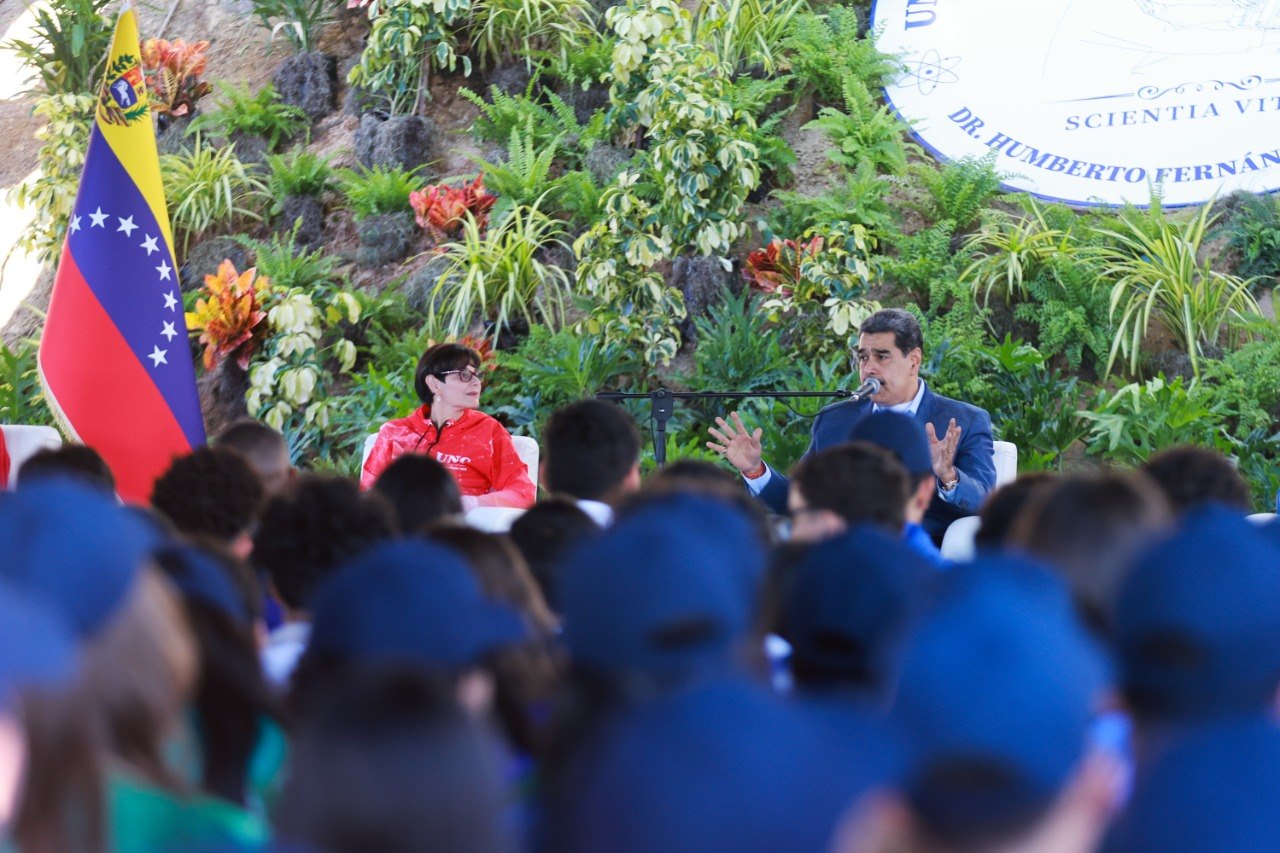 photo_5035049324735302498_y-1