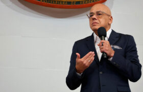 Jorge Rodríguez: en todo tiempo nos ampara la Constitución