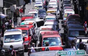 Paro de transportistas en Bolivia reta al gobierno de Rodrigo Paz