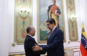 Presidente Nicolás Maduro recibió este viernes a Qiu Xiaoqi, enviado especial de China