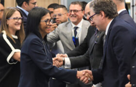 Delcy Rodríguez: Inversión extranjera no sustituirá a la clase empresarial productiva venezolana
