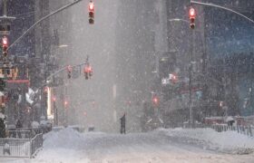 Peligrosa tormenta invernal amenaza a EE.UU. y declaran emergencia