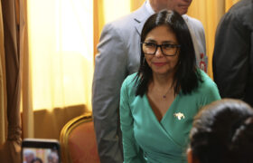 «Continuaremos enfrentando esta agresión por la vía diplomática»: Delcy Rodríguez tras hablar con Lula, Petro y Sánchez