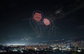 Caracas presencia espectáculo de drones para exigir liberación de Maduro y Cilia
