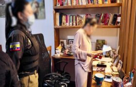 En Ecuador allanan la casa de la excandidata presidencial Luisa González